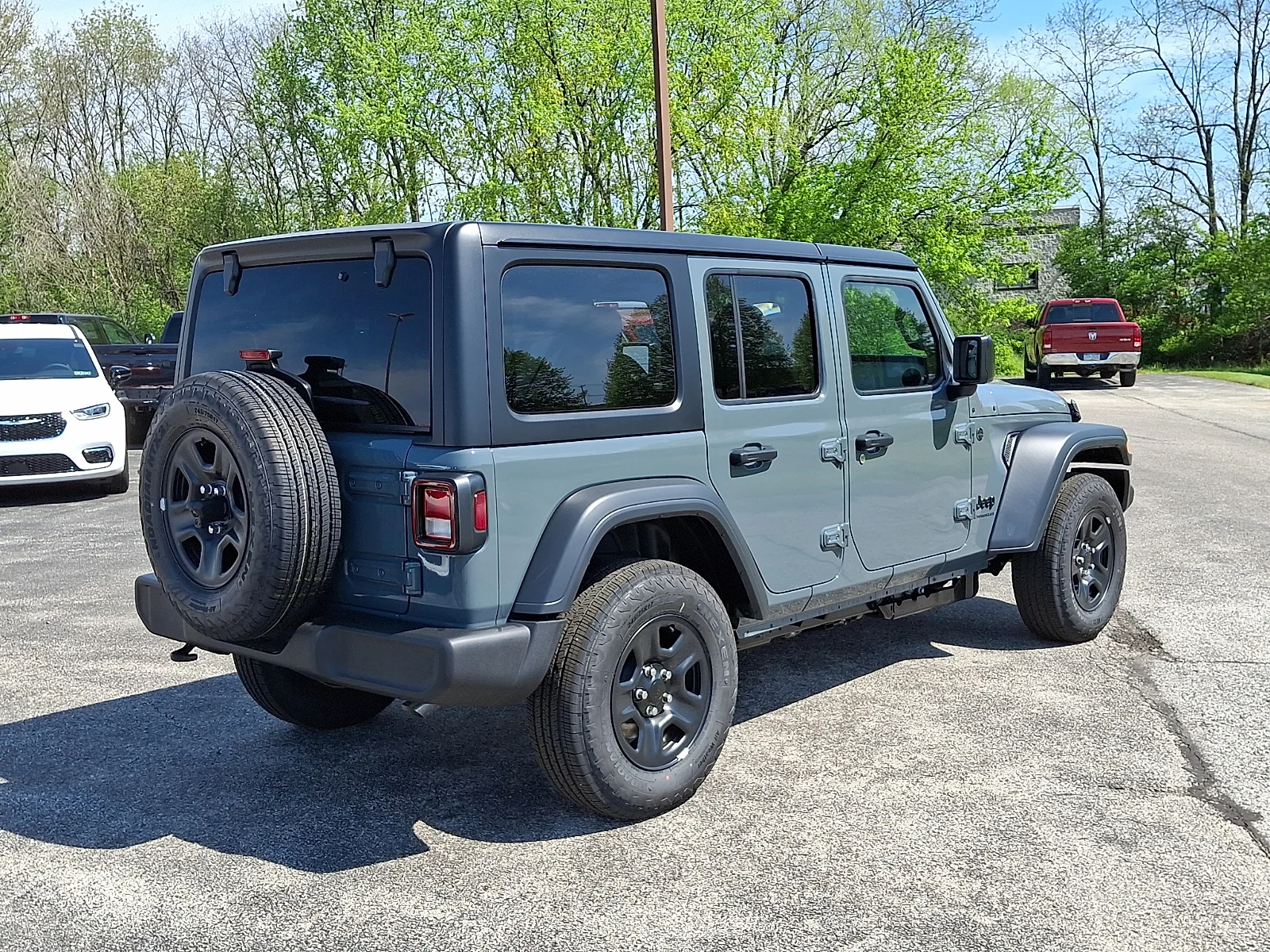 New 2026 Anvil Clear-Coat Exterior Paint Jeep 4-Door Sport image 8