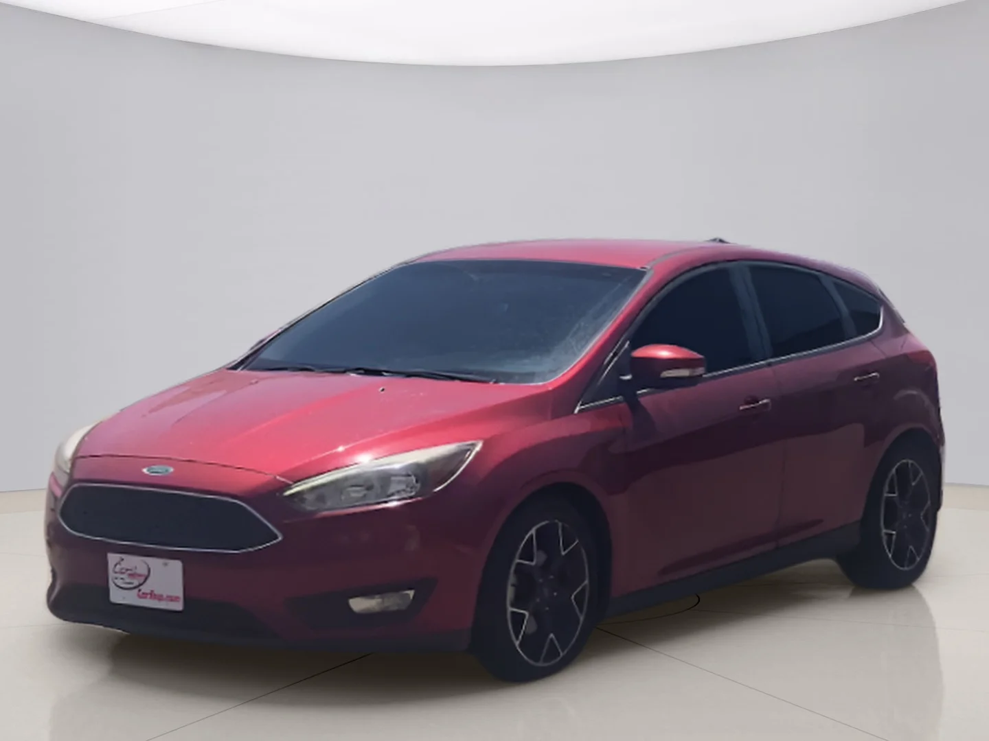 Used 2015 Red Ford SE HATCHBA image 1