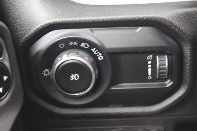Used 2024 White Jeep Sport S image 18