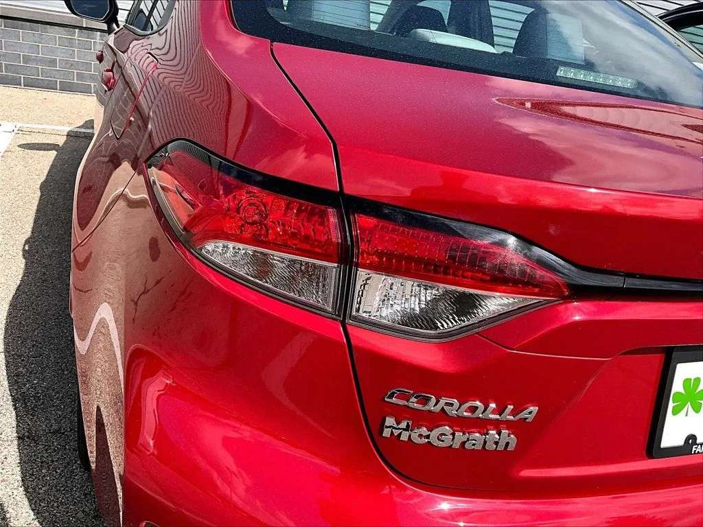 Used 2021 Red Toyota LE image 27