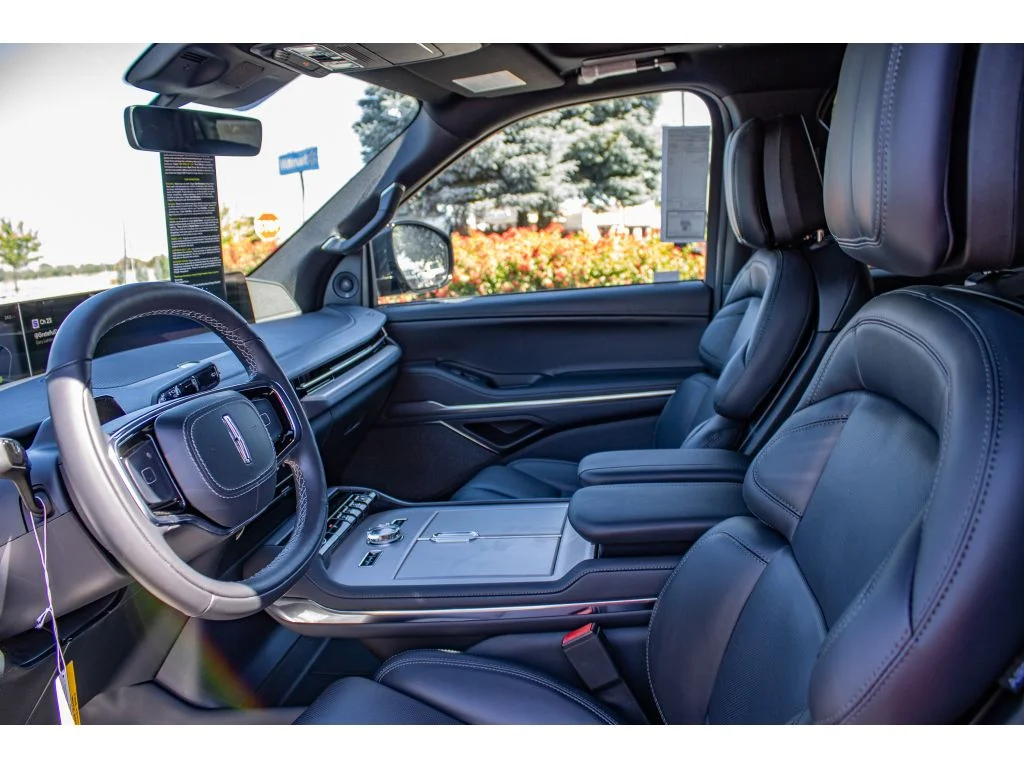 New 2026 Infinite Black Metallic Clearcoat Lincoln Reserve image 40