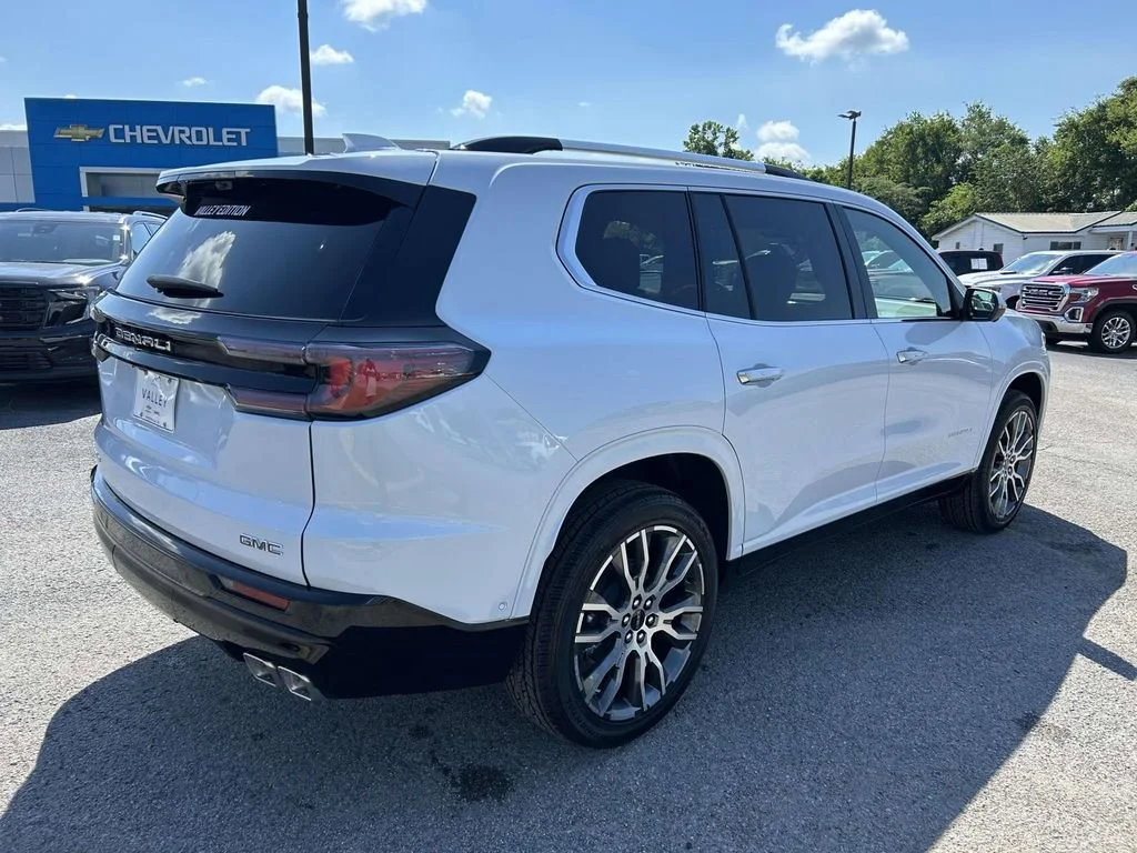 New 2026 Glacier White Tricoat GMC Denali Ultimate image 4