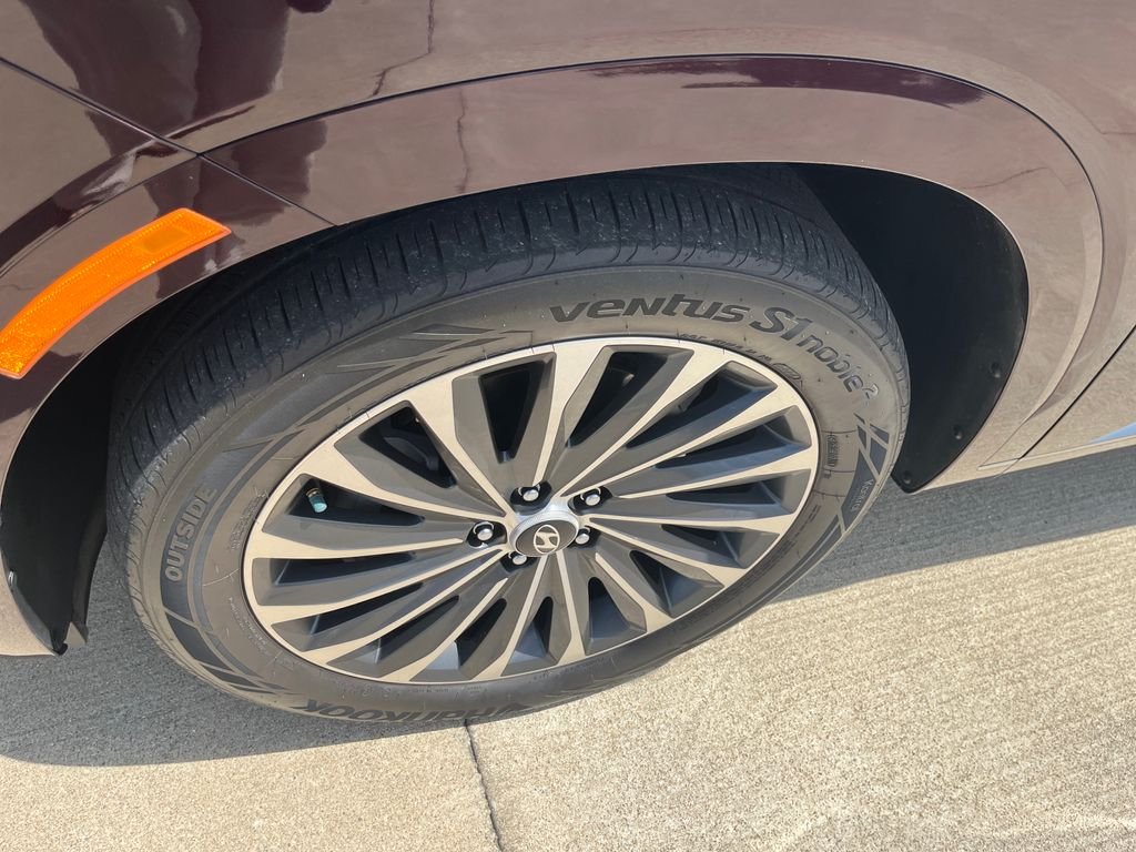 Used 2025 Red Hyundai Calligraphy image 9