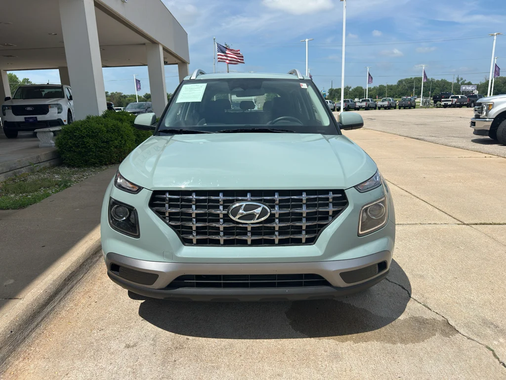 Used 2025 Mirage Green Hyundai SEL image 8