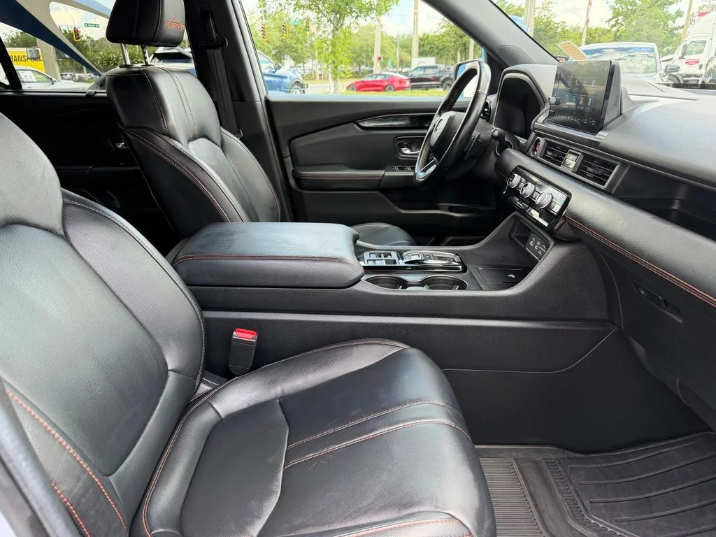 Certified Used 2025 Sonic Gray Pearl Honda AWD TrailSport image 9