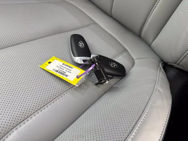 Used 2025 Silver Hyundai SEL Premium image 48