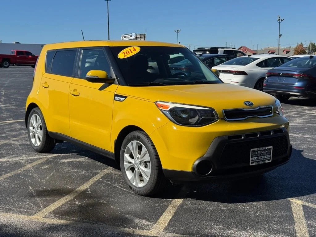 Used 2014 Solar Yellow Kia Plus image 2
