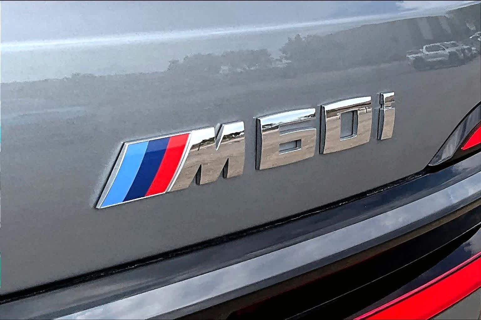 Used 2026 Skyscraper Grey Metallic BMW M60i image 8