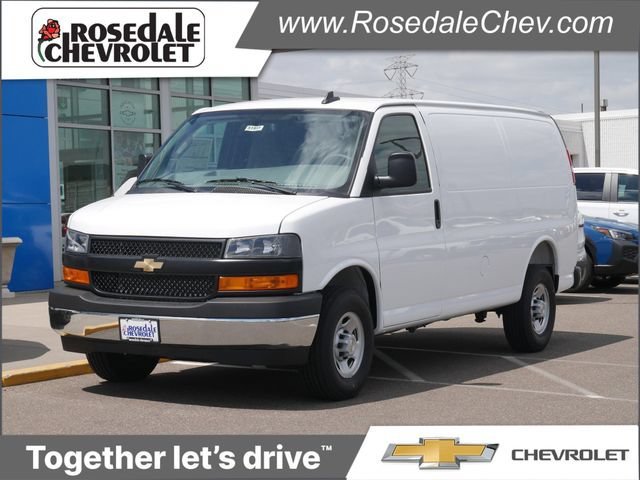 2025 Chevrolet Express Cargo WT