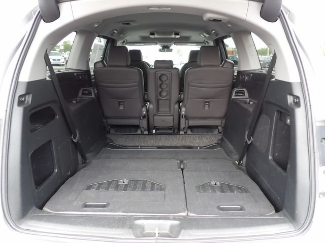 Used 2022 Lunar Silver Metallic Honda Touring image 15