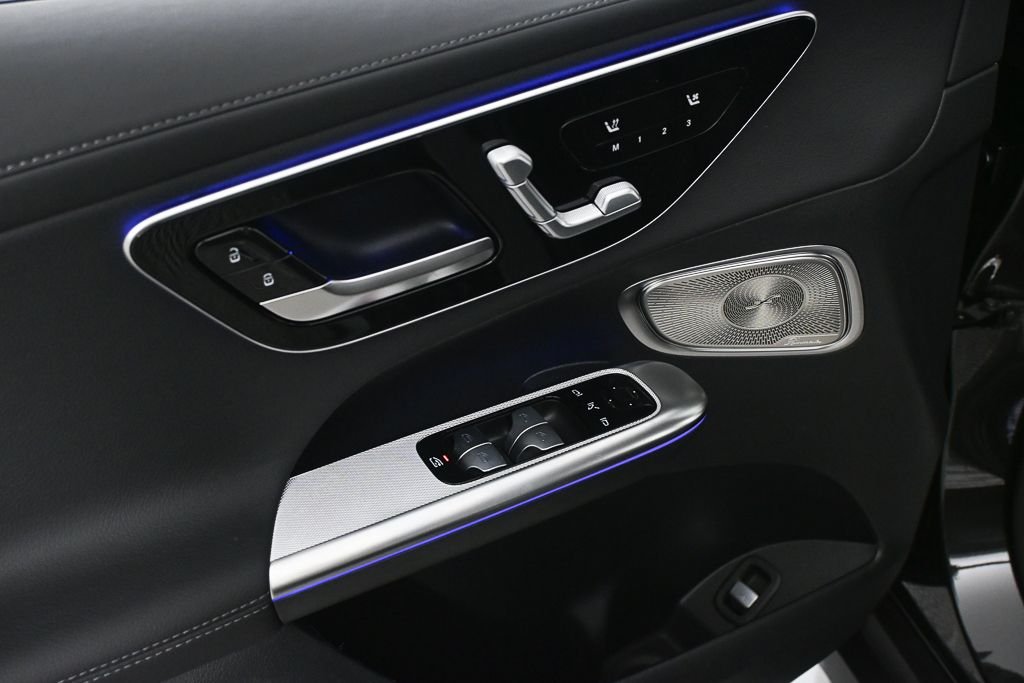 New 2026 Graphite Grey Metallic Mercedes-Benz GLC 300 image 8