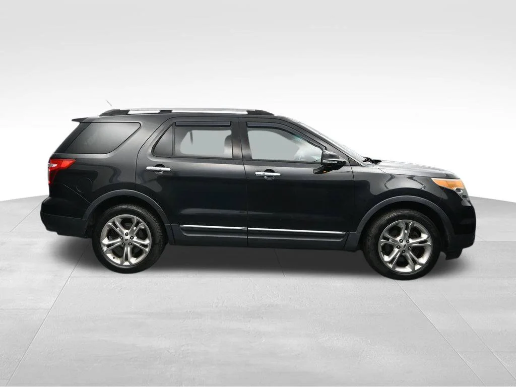 Used 2013 Black Ford Limited image 6