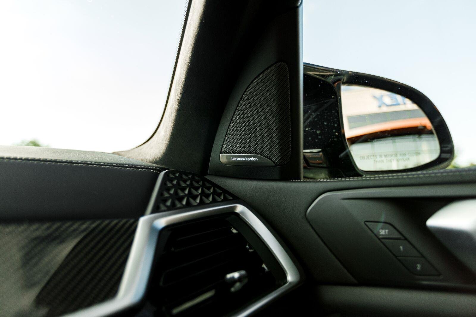 Used 2025 Skyscraper Grey Metallic BMW M60i image 33