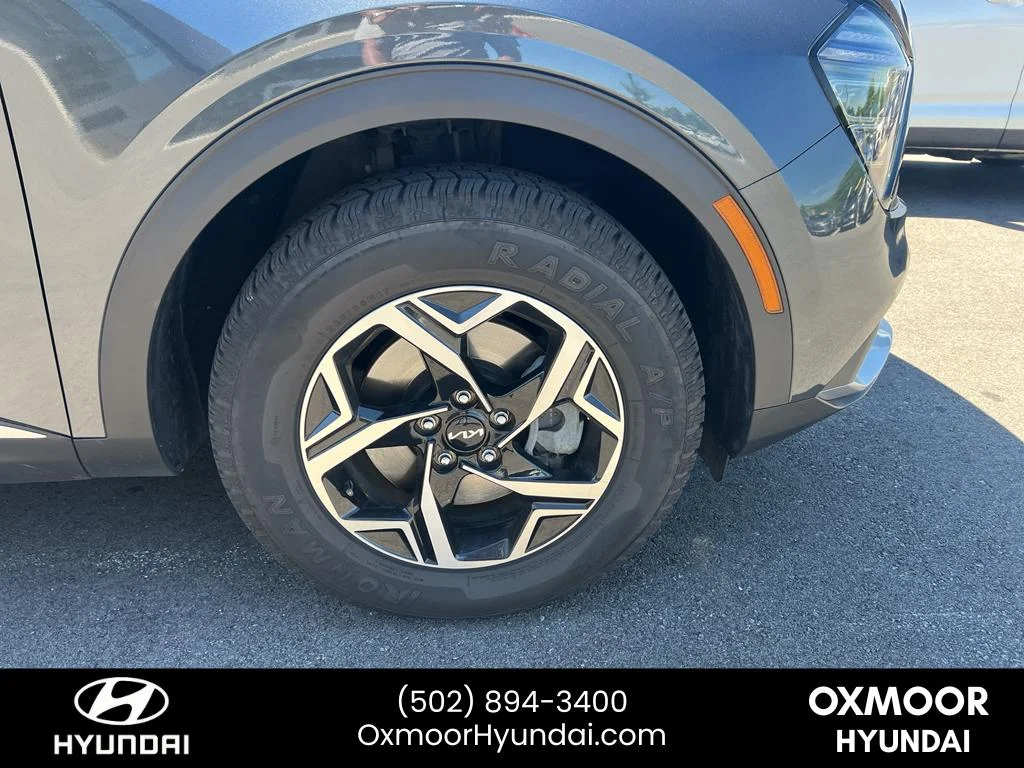 Used 2024 Gravity Gray Kia LX image 4