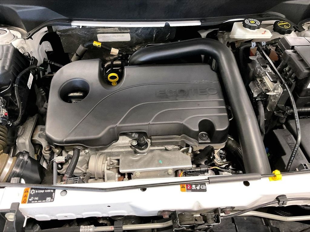 Used 2024 White Chevrolet LT image 33