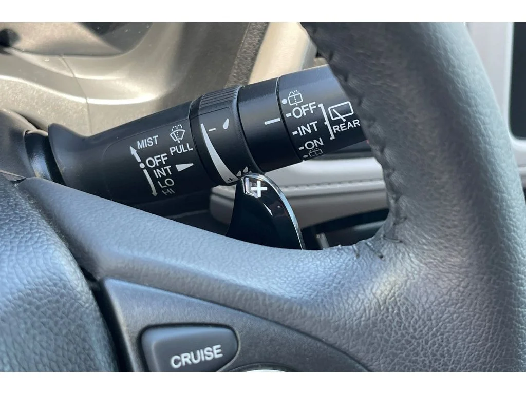 Used 2018 White Orchid Pearl Honda EX-L Navi image 39