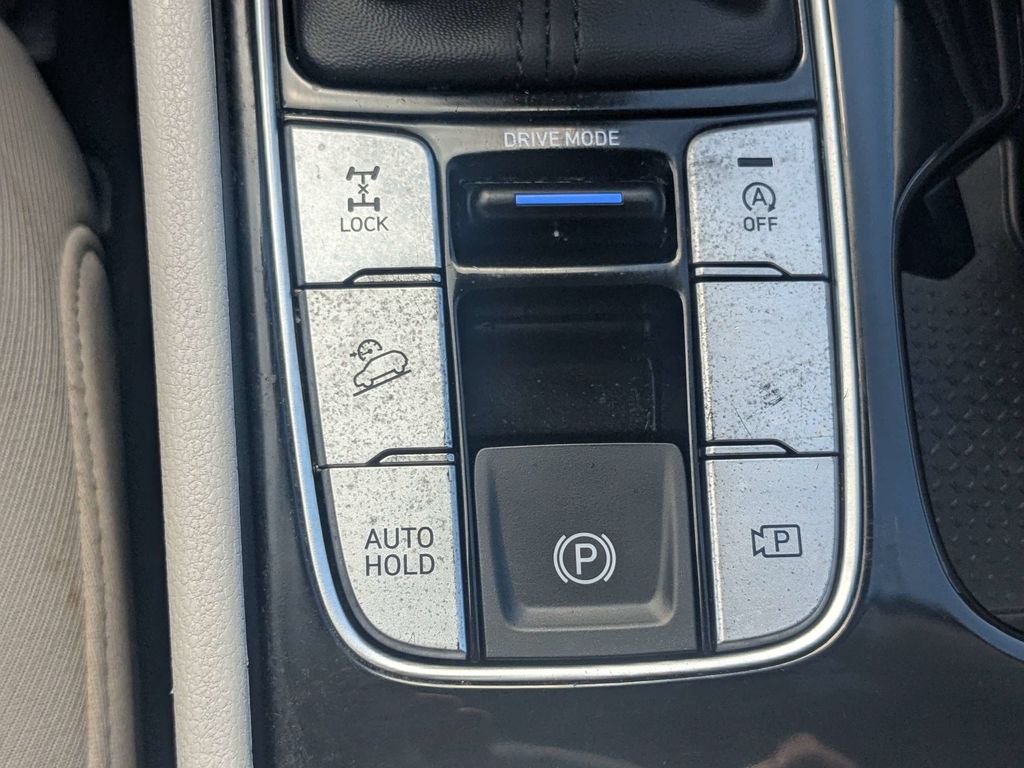 Used 2025 Red Hyundai SEL image 29