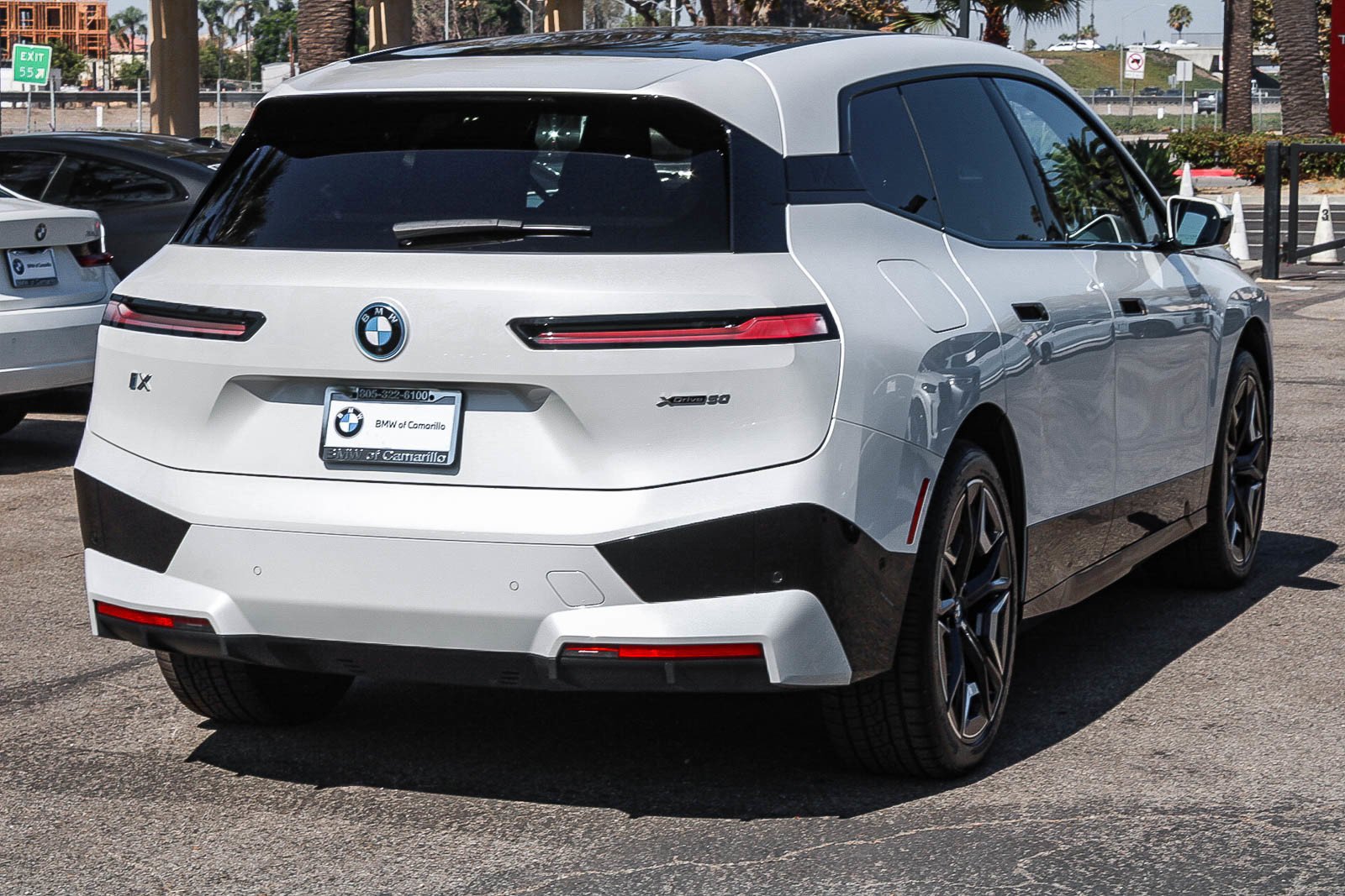 Used 2024 Mineral White Metallic BMW xDrive50 image 6