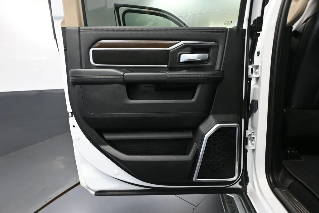 Used 2022 White Ram Laramie image 36