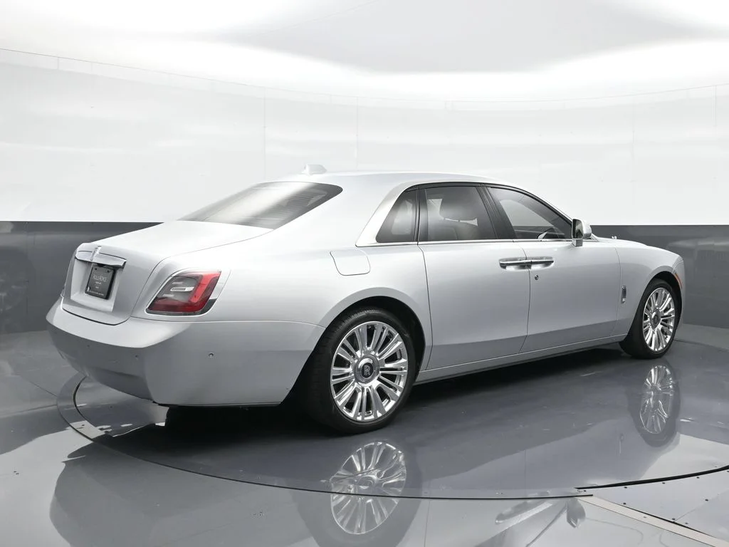 Certified Used 2022 White Rolls-Royce  image 2