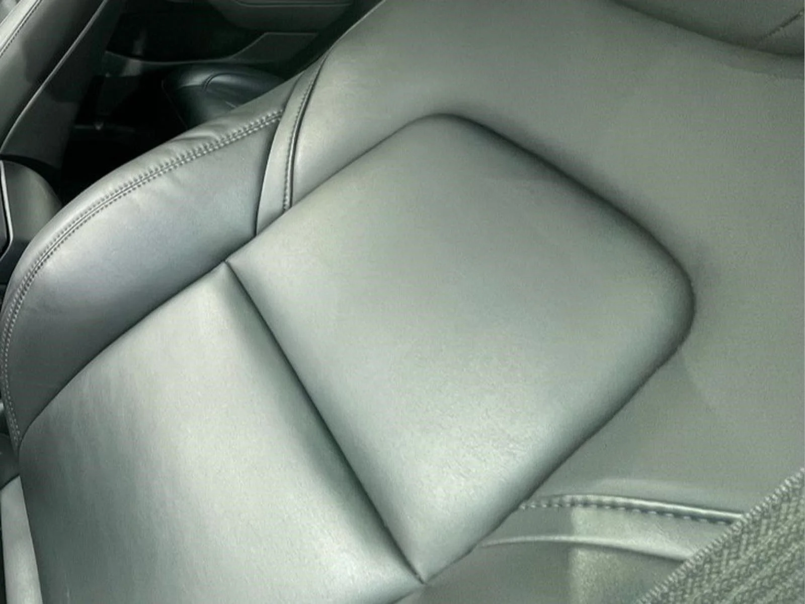 Used 2023  Tesla  image 18