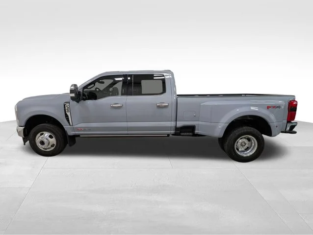 New 2026 Glacier Gray Metallic Tri-Coat Ford F-350® King Ranch® image 41