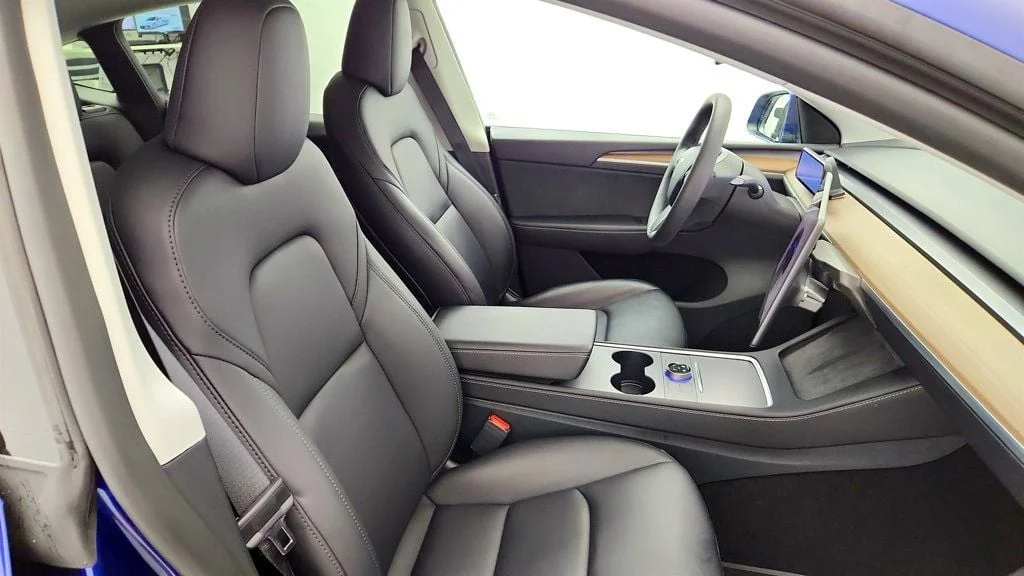 Used 2024 Deep Blue Metallic Tesla Long Range AWD w/ Full Self-Driving & Aero Disc Wheel Covers image 30