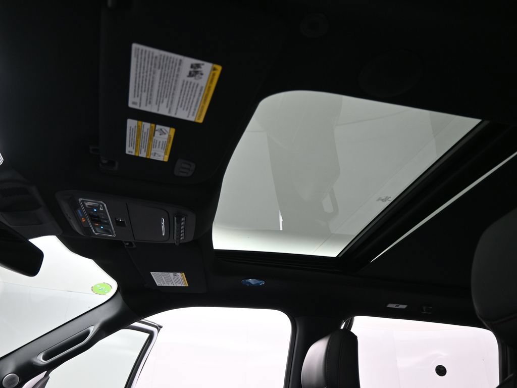 Used 2025 White Ford Raptor image 22