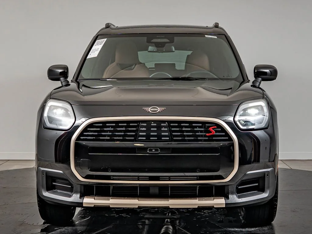 New 2027 Midnight Black Ii Metallic MINI Iconic image 2