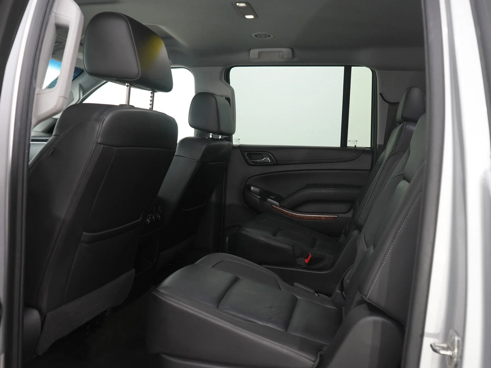 Used 2018 Silver Ice Metallic Chevrolet Premier image 19