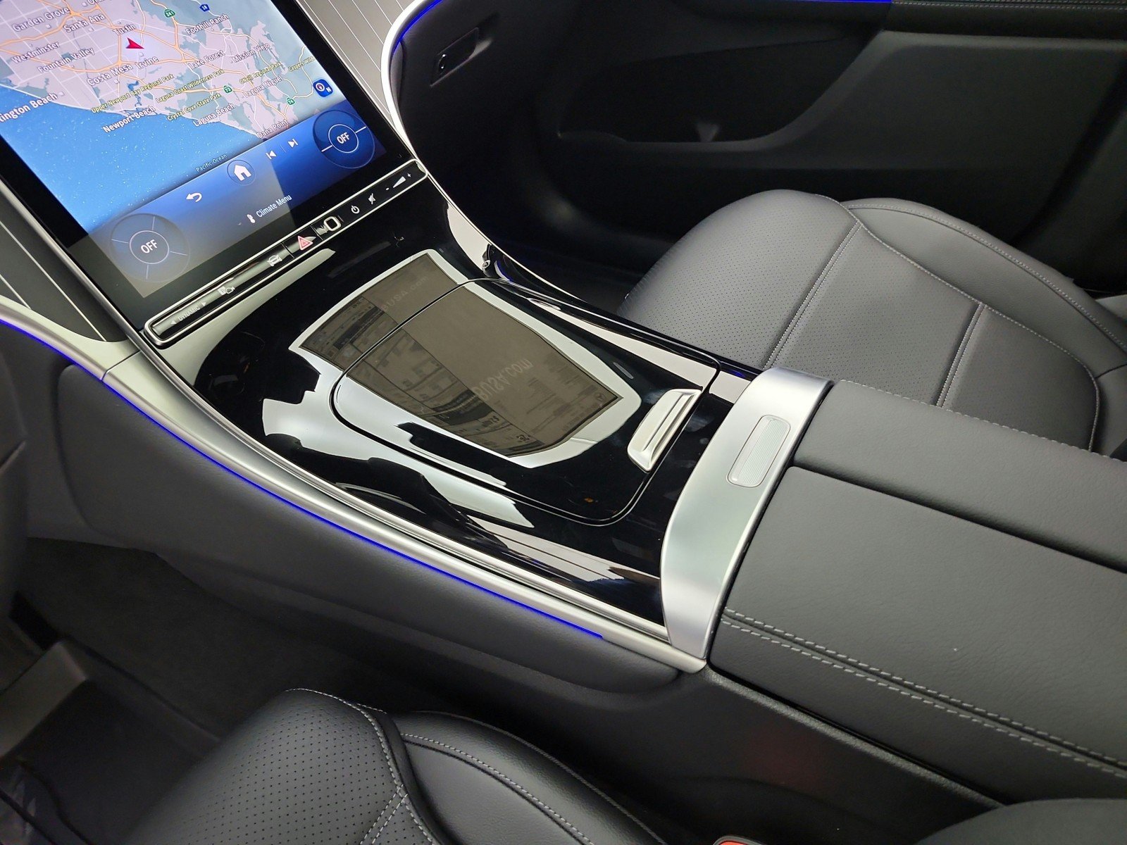 New 2026 Black Mercedes-Benz GLC 300 4MATIC® SUV image 18