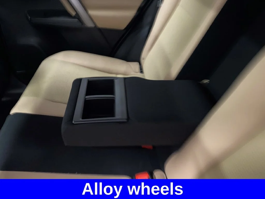 Used 2018 White Toyota XLE image 14