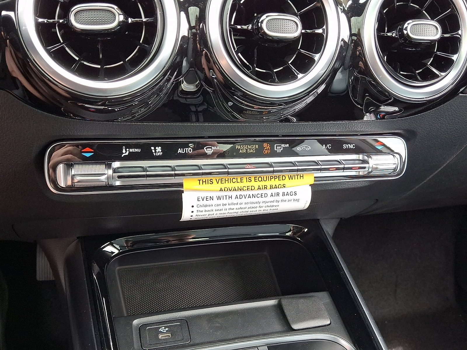 New 2026 Polar White Mercedes-Benz GLA 250 image 14