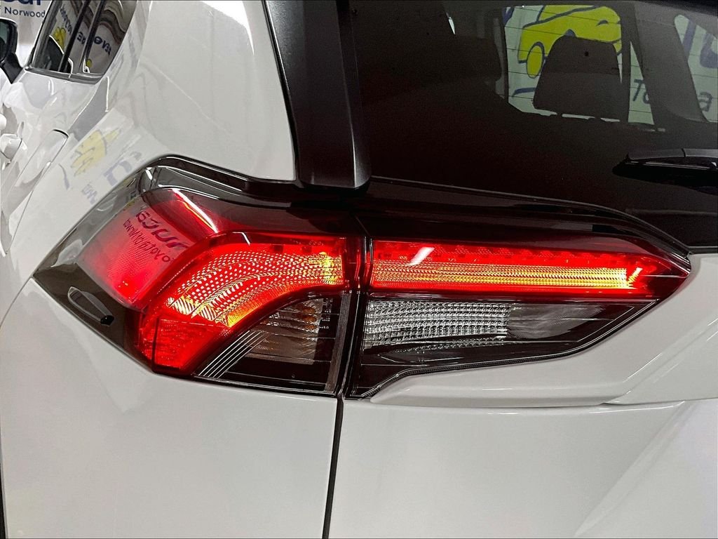Certified Used 2025 White Toyota XLE image 32