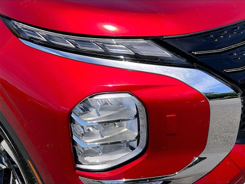 Used 2024 Red Mitsubishi SE image 32