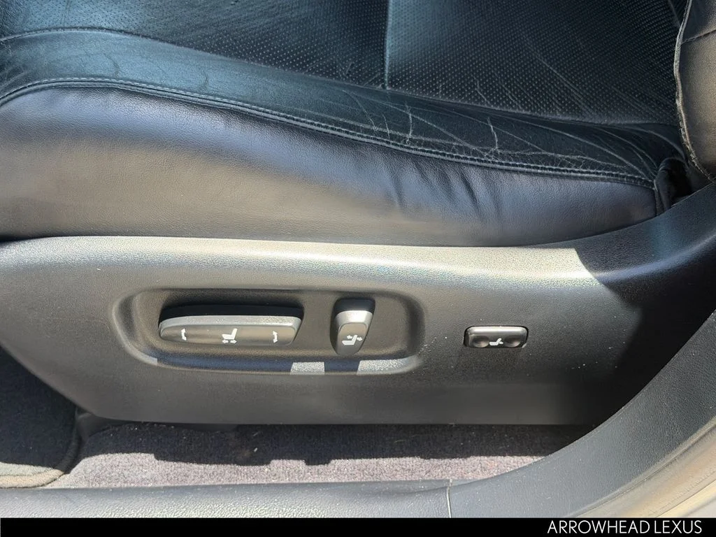 Used 2013 Silver Lexus 350 image 17