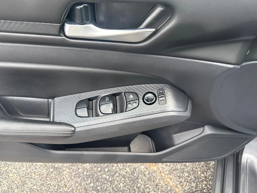 Used 2025 Gray Nissan 2.5 SV image 29