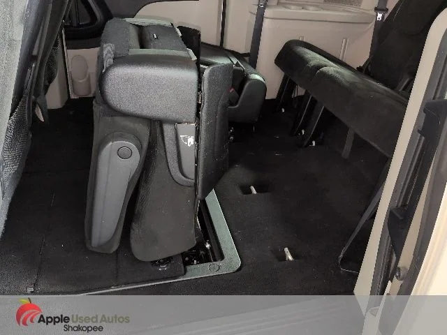 Used 2016 Beige Dodge SXT image 30