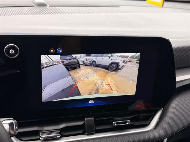Used 2025 Green Chevrolet LT image 25