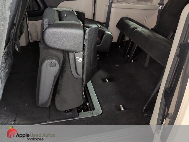 Used 2016 Beige Dodge SXT image 30