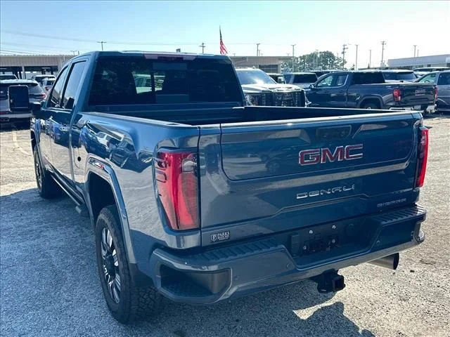 Used 2024  GMC Denali image 8