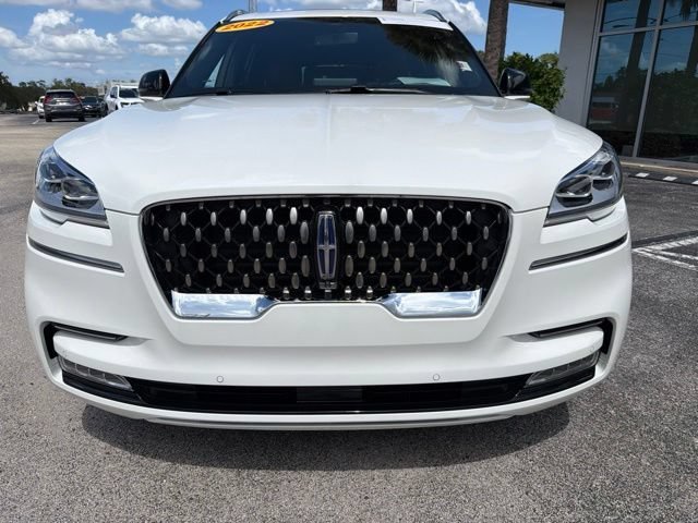 Used 2022  Lincoln Grand Touring image 2