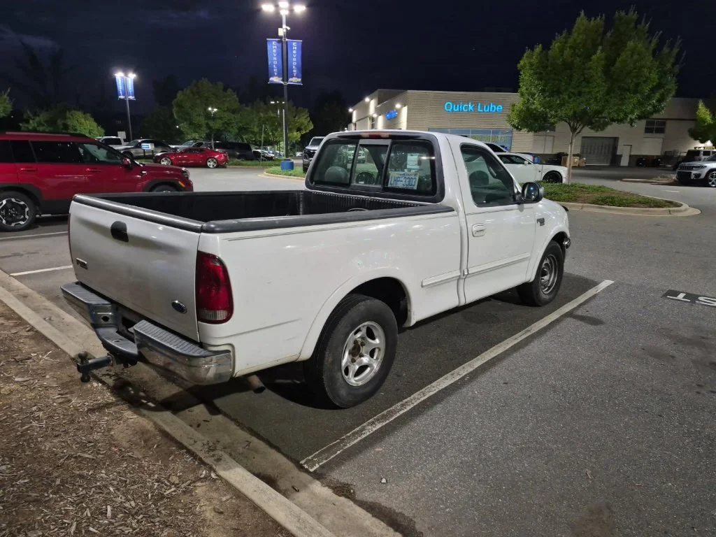 Used 1998  Ford XLT image 4