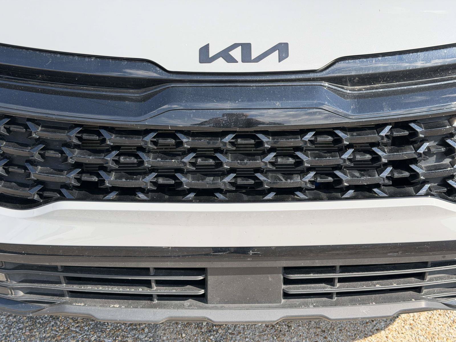 Used 2025 Wolf Gray/Ebony Black Roof Kia X-Pro image 11