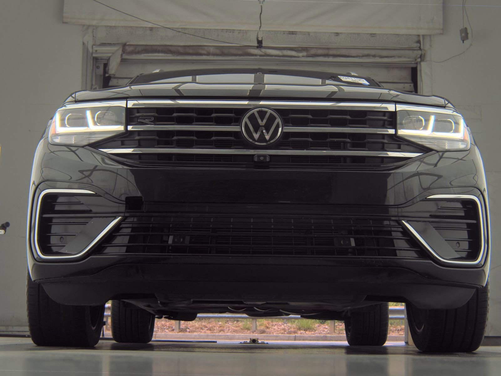 Used 2023 Black Volkswagen 3.6L V6 SEL Premium R-Line image 5