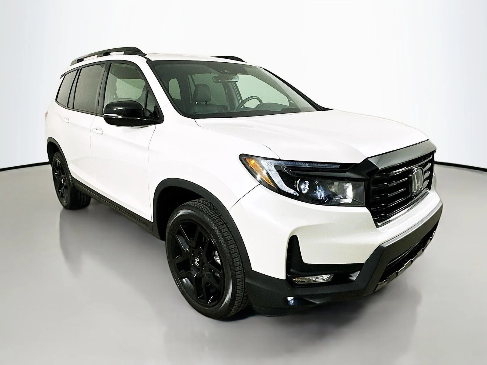 Used 2024 White Honda  image 3