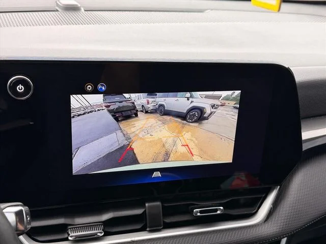 Used 2025 Green Chevrolet LT image 24