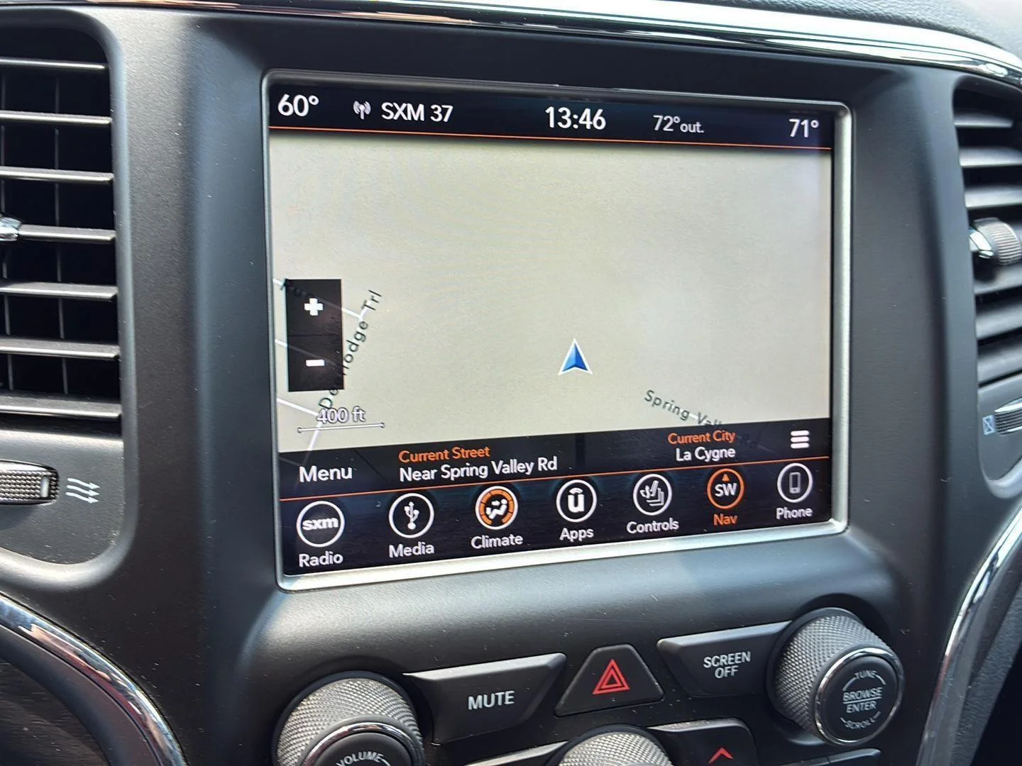 Used 2018 Granite Crystal Metallic Clearcoat Jeep Altitude image 32