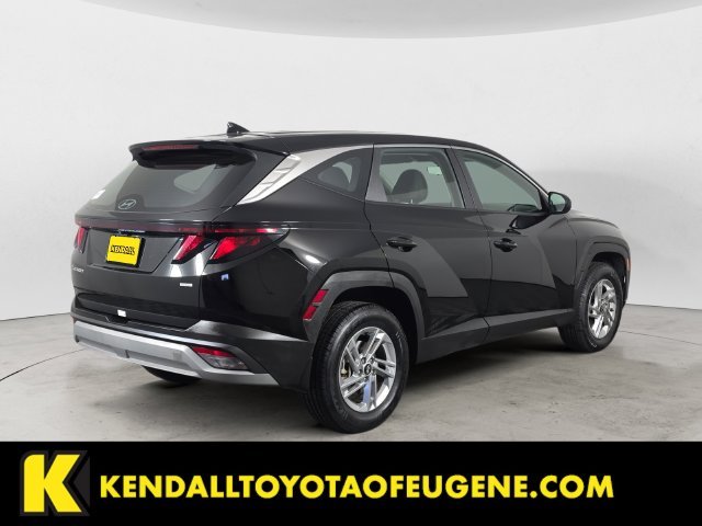 Used 2025 Black Hyundai SE image 5