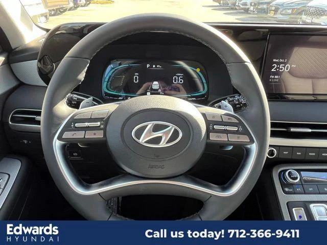 New 2025 Gray Hyundai SEL image 16